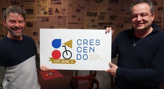 Nieuw logo met een gouden randje voor Bicycle Showband Crescendo